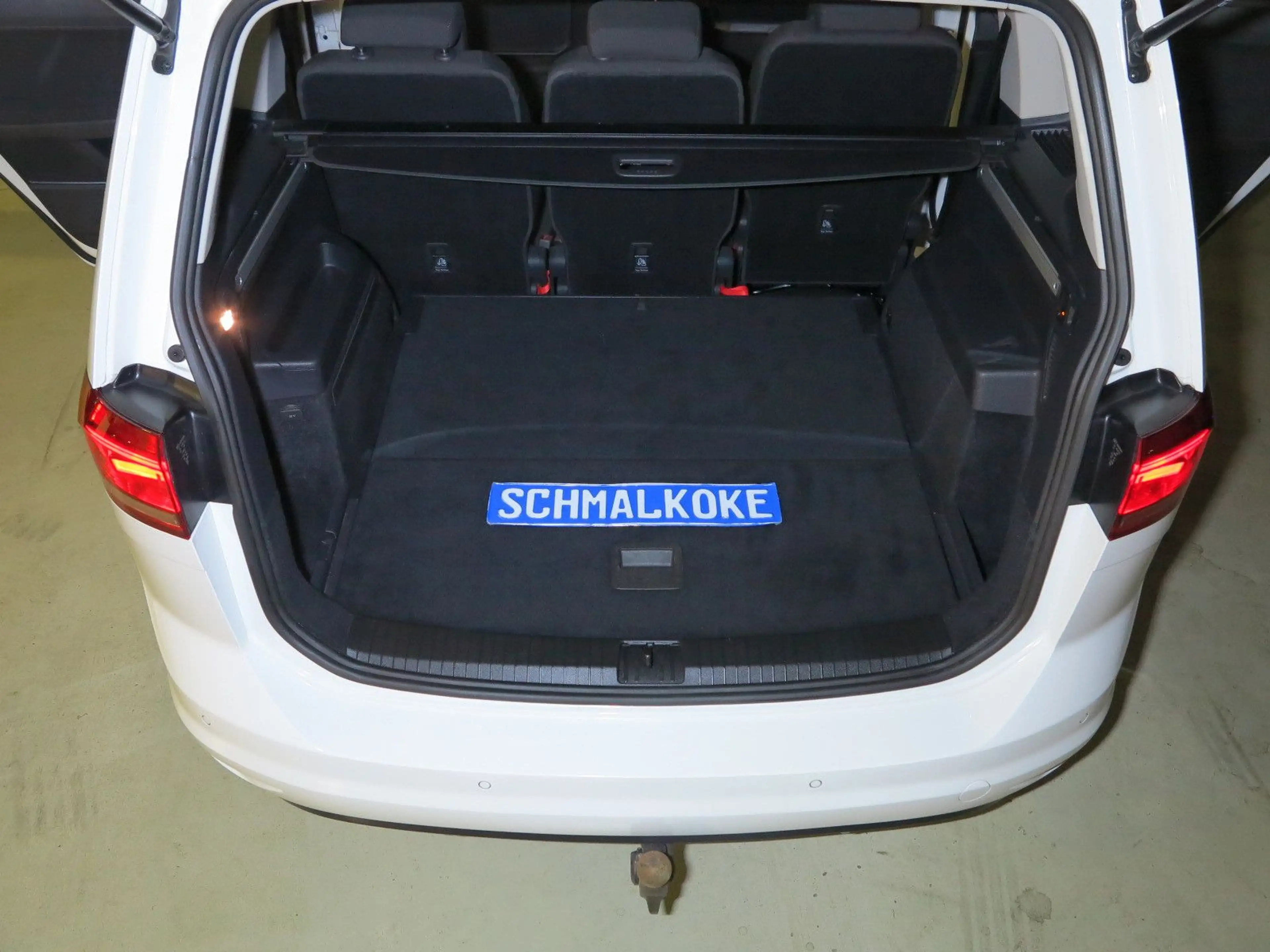 Volkswagen Touran 2.0 TDI SCR COMFORTL AHK Navi ACC DAB — photo 7