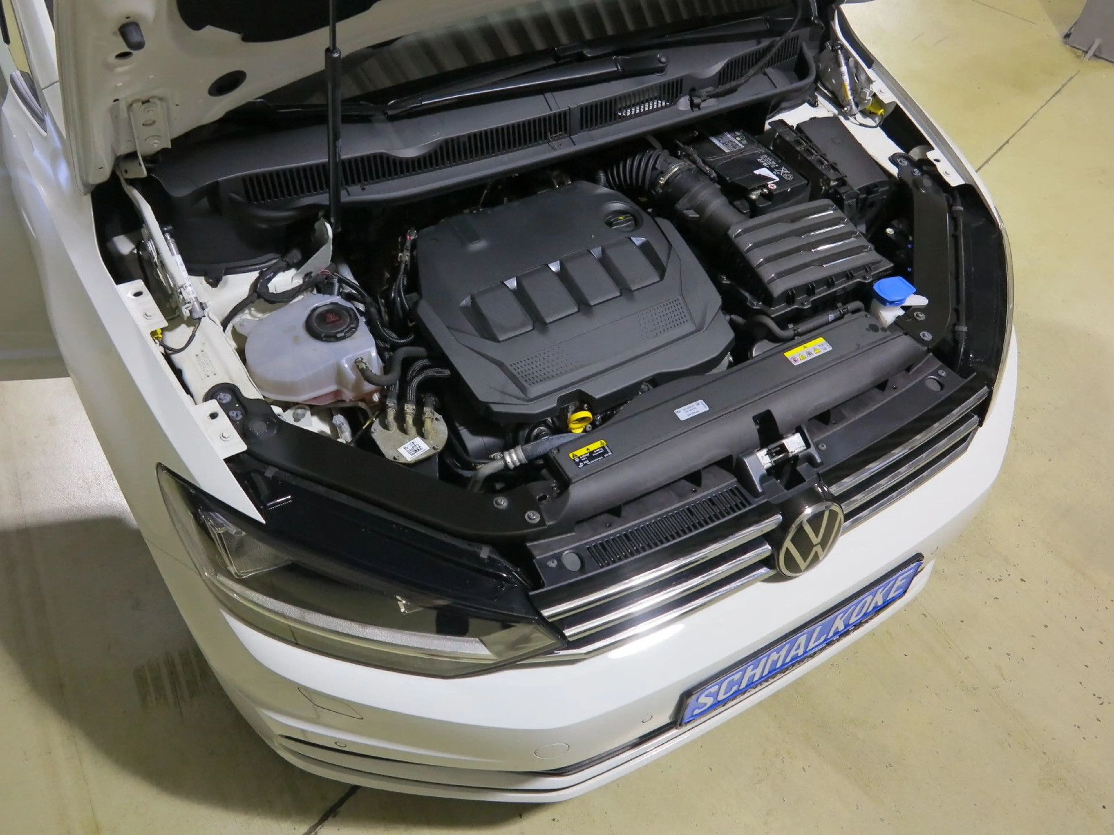Volkswagen Touran 2.0 TDI SCR COMFORTL AHK Navi ACC DAB — photo 8