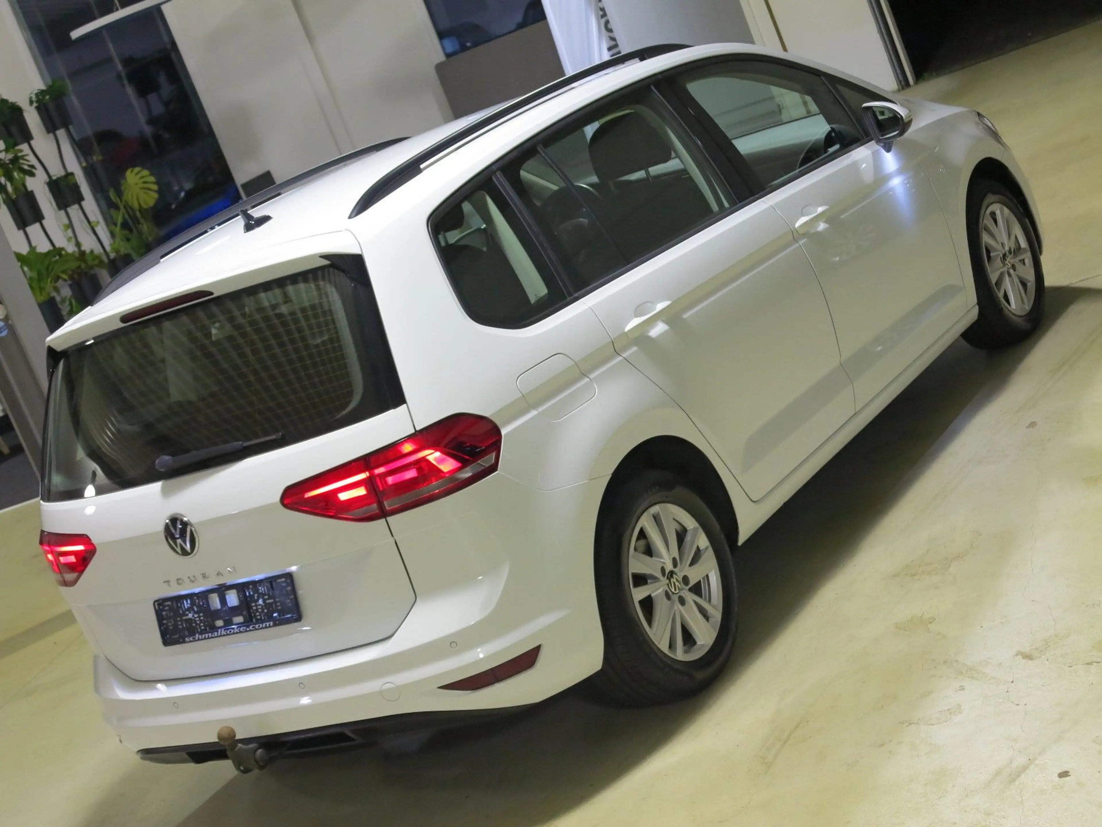 Volkswagen Touran 2.0 TDI SCR COMFORTL AHK Navi ACC DAB — photo 3
