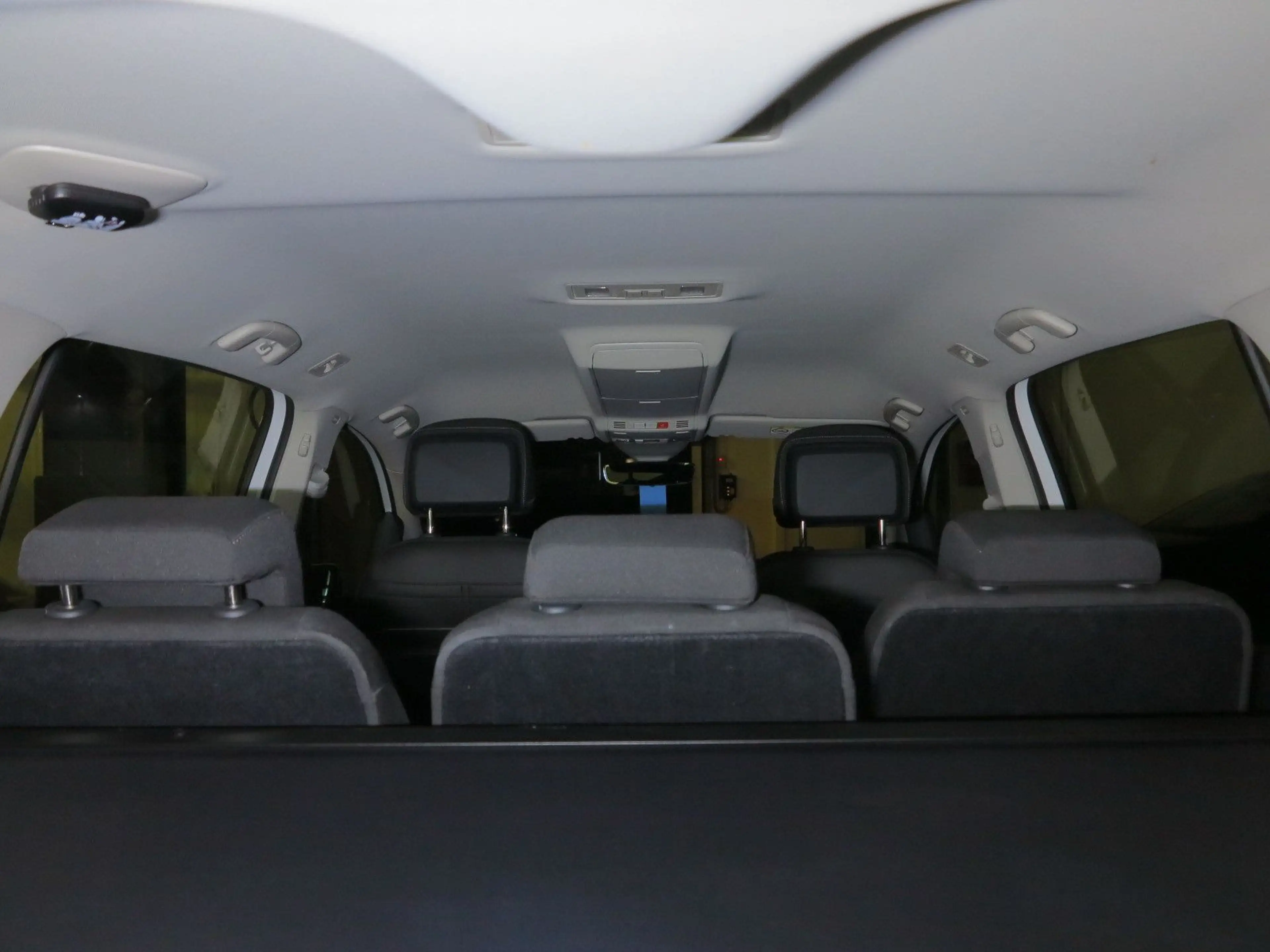 Volkswagen Touran 2.0 TDI SCR COMFORTL AHK Navi ACC DAB — photo 14