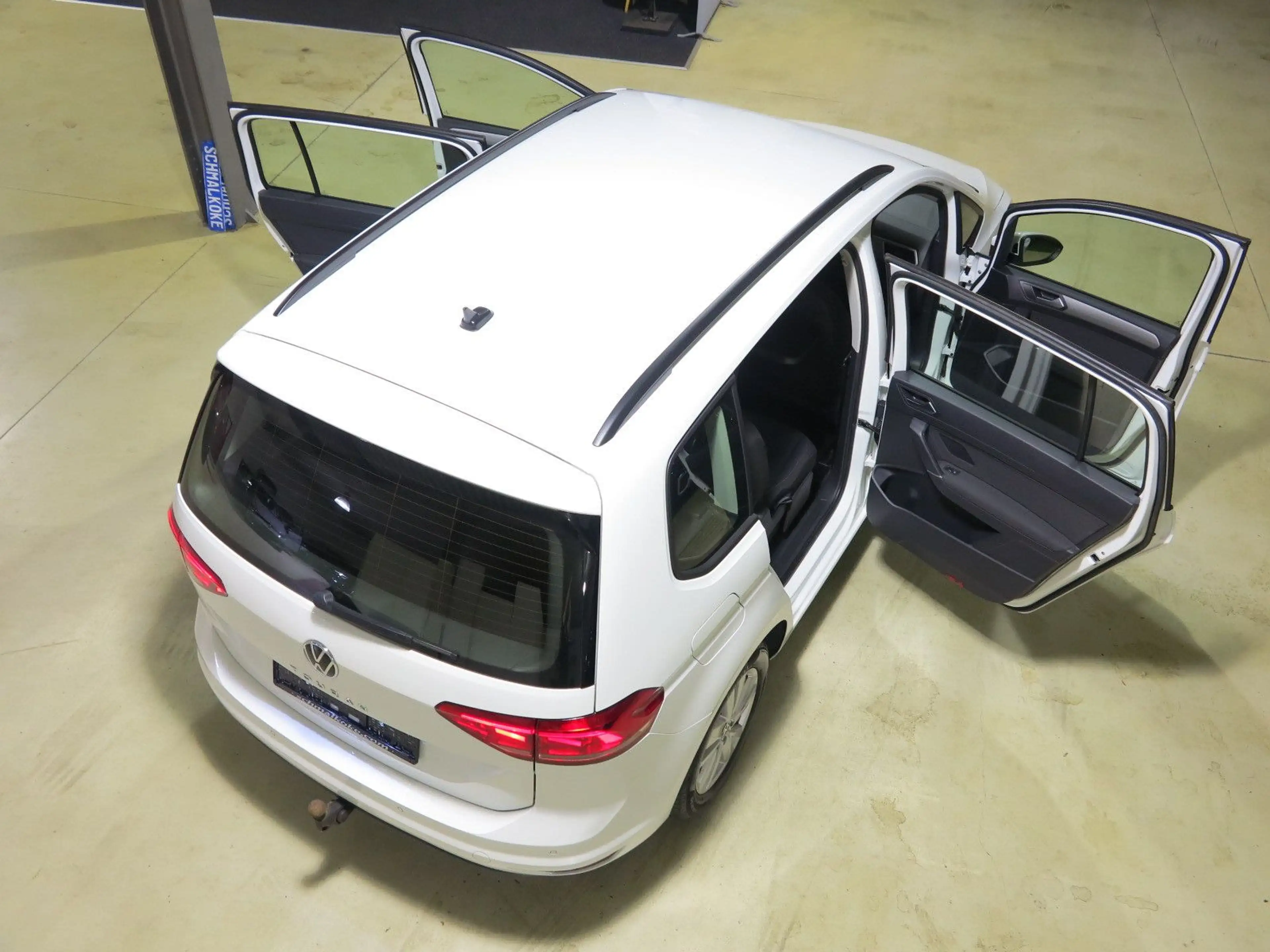 Volkswagen Touran 2.0 TDI SCR COMFORTL AHK Navi ACC DAB — photo 15