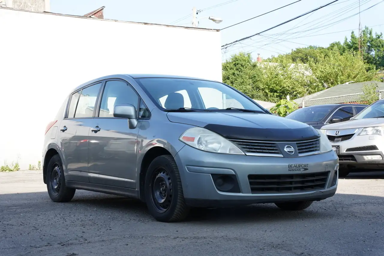 Nissan Versa снимка Nissan Versa
