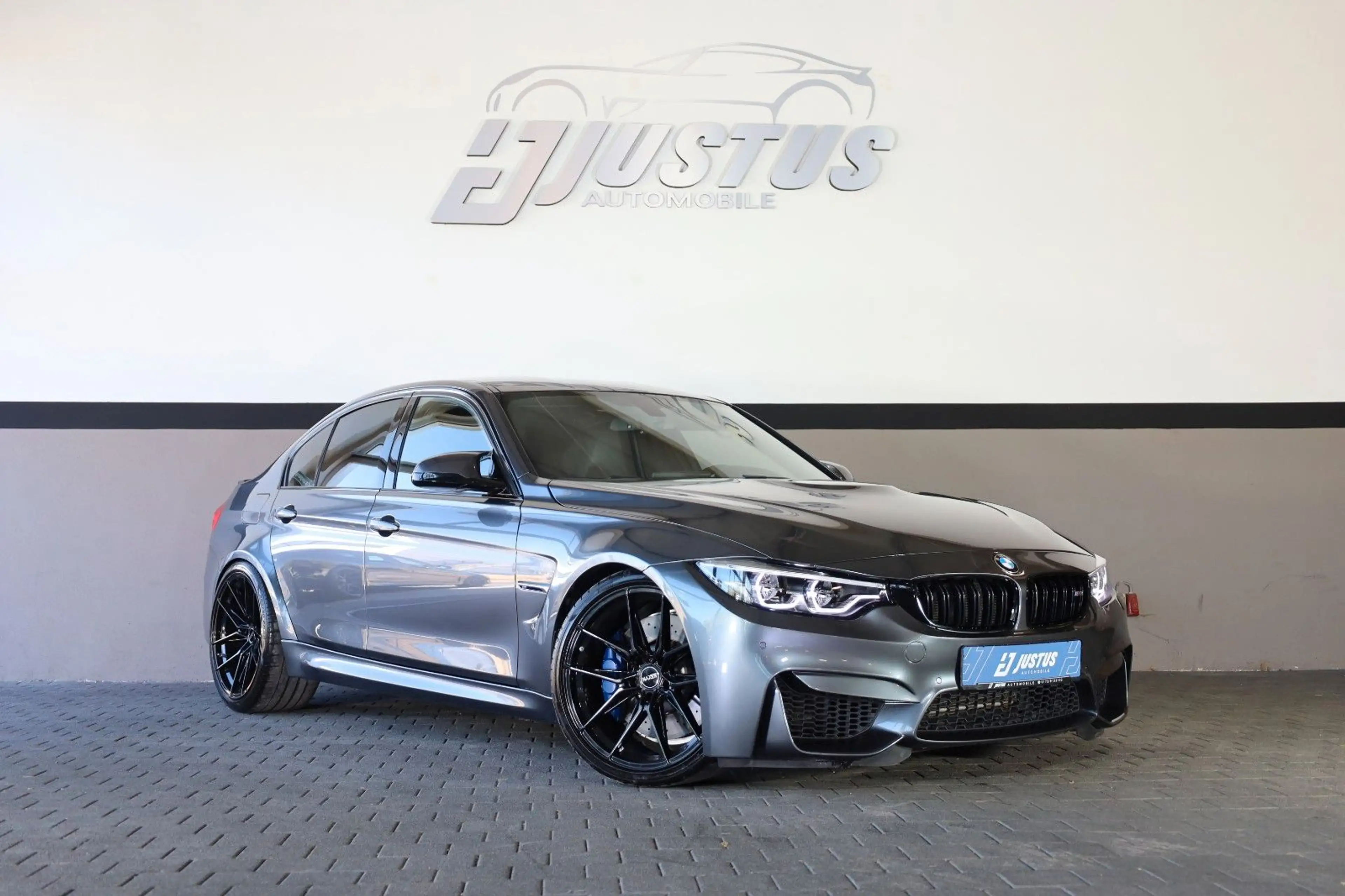 BMW M3 /HUD/4xSHZ/HK/KAMERA/NAVI/LHZ/LED/PDC/R20