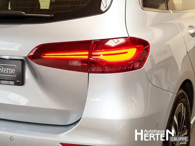 Mercedes-Benz B-Class view 14
