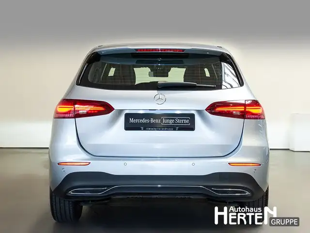 Mercedes-Benz B-Class view 4