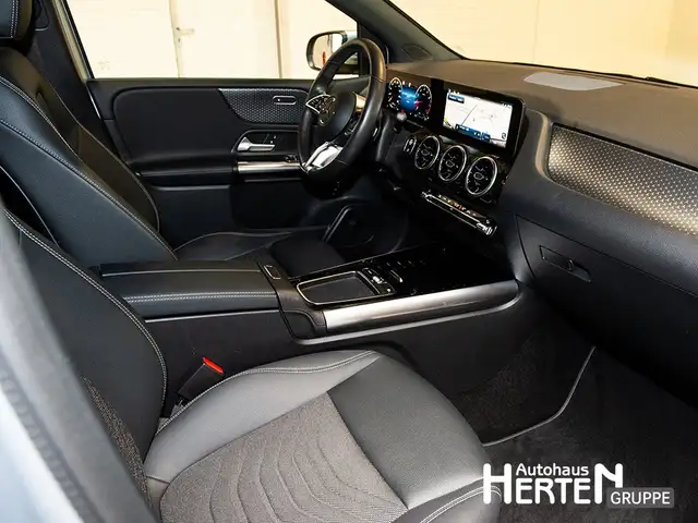 Mercedes-Benz B-Class view 6