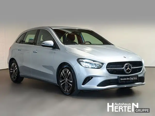 Mercedes-Benz B-Class view 3