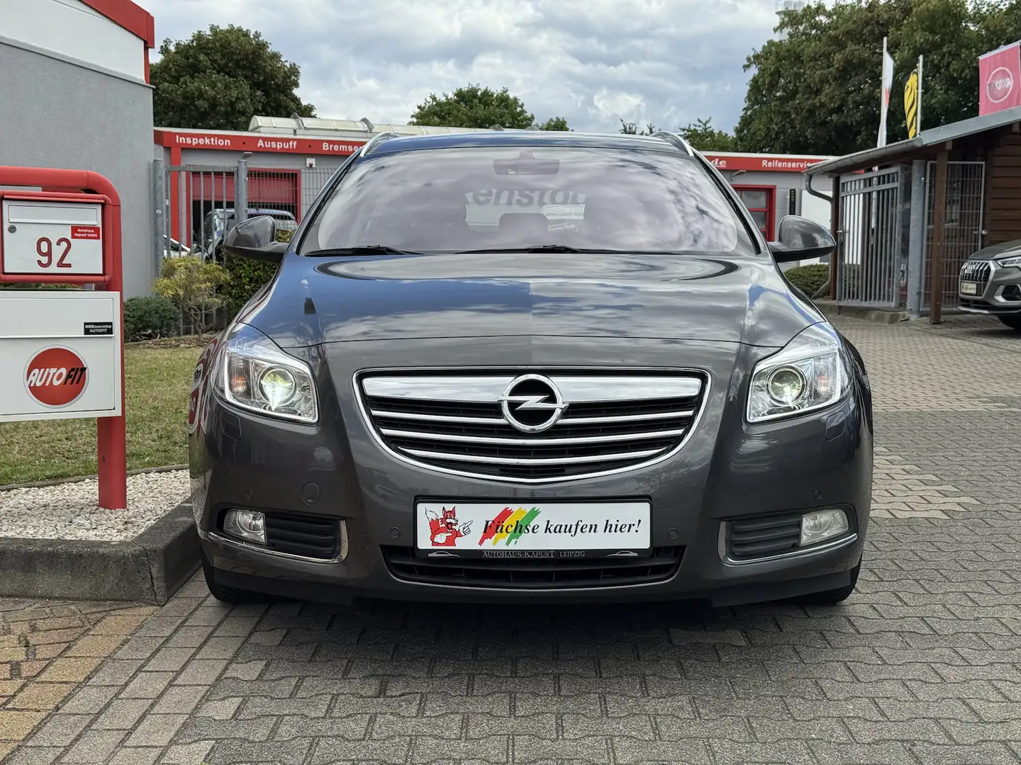 Opel Insignia 1.8 Sportstourer/AHK/NAVI/SHZ/TEMPO/ Gris - 2