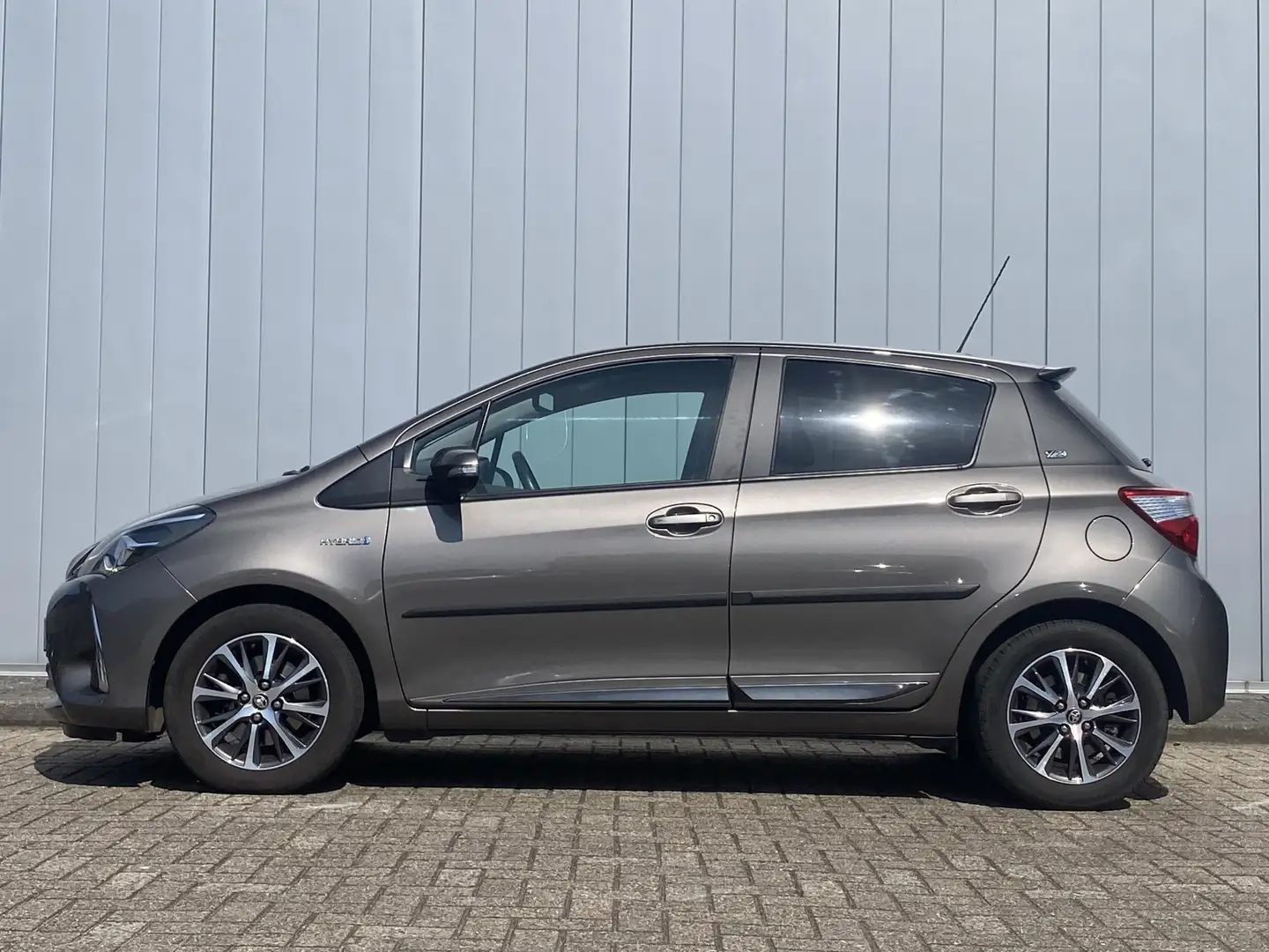 Toyota Yaris 1.5 Hybrid Y20 NL Auto Dealer Onderhouden Keyless Gris - 2