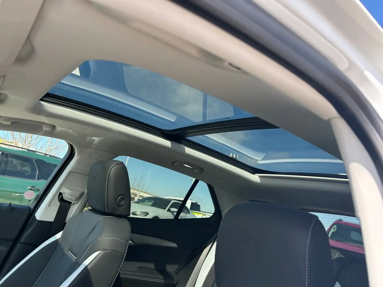 Buick Envision photo Buick Envision