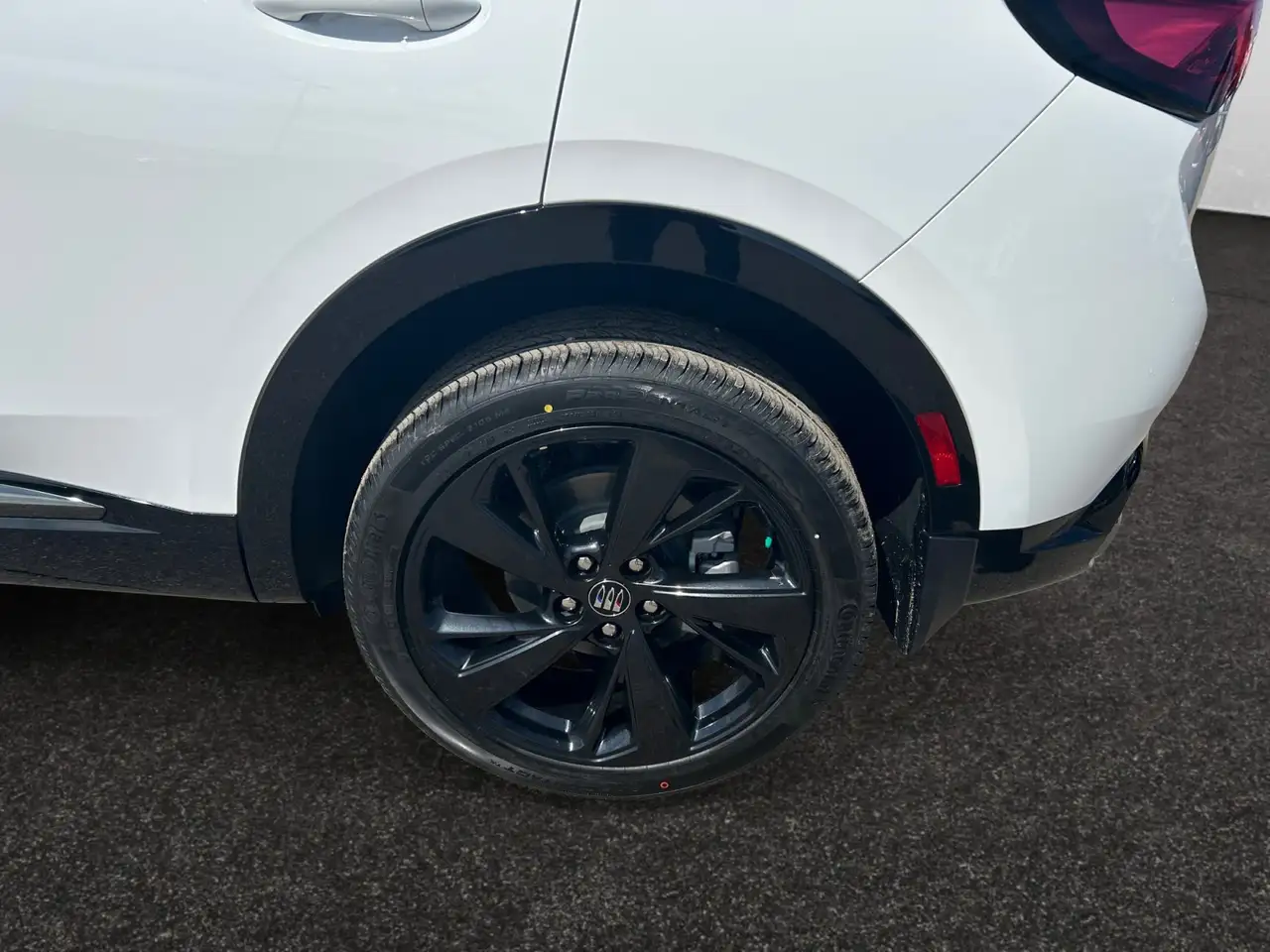 Buick Envision photo Buick Envision