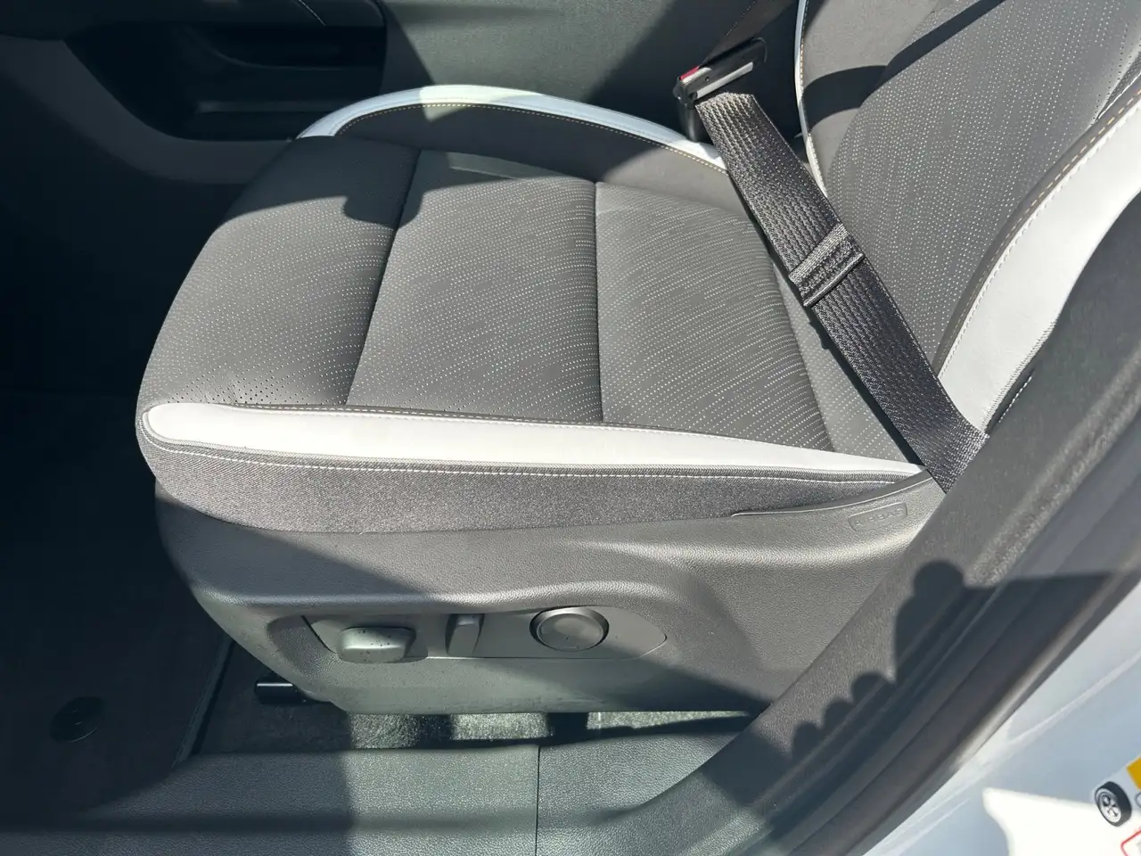 Buick Envision photo Buick Envision