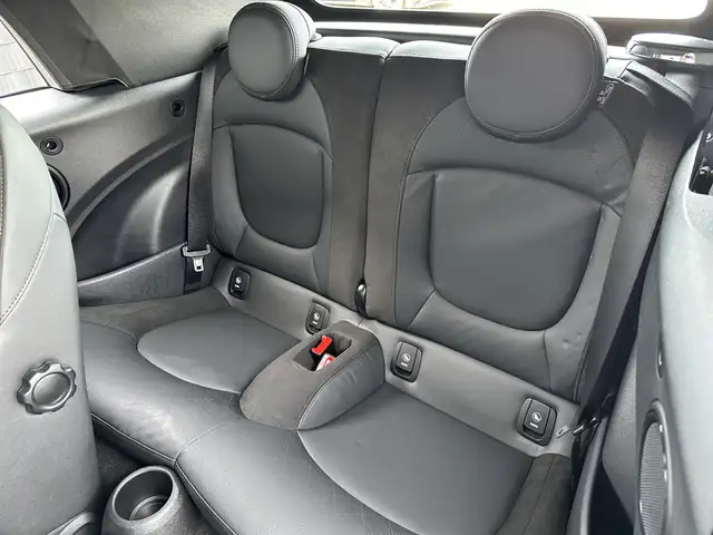 Mini Convertible view 11