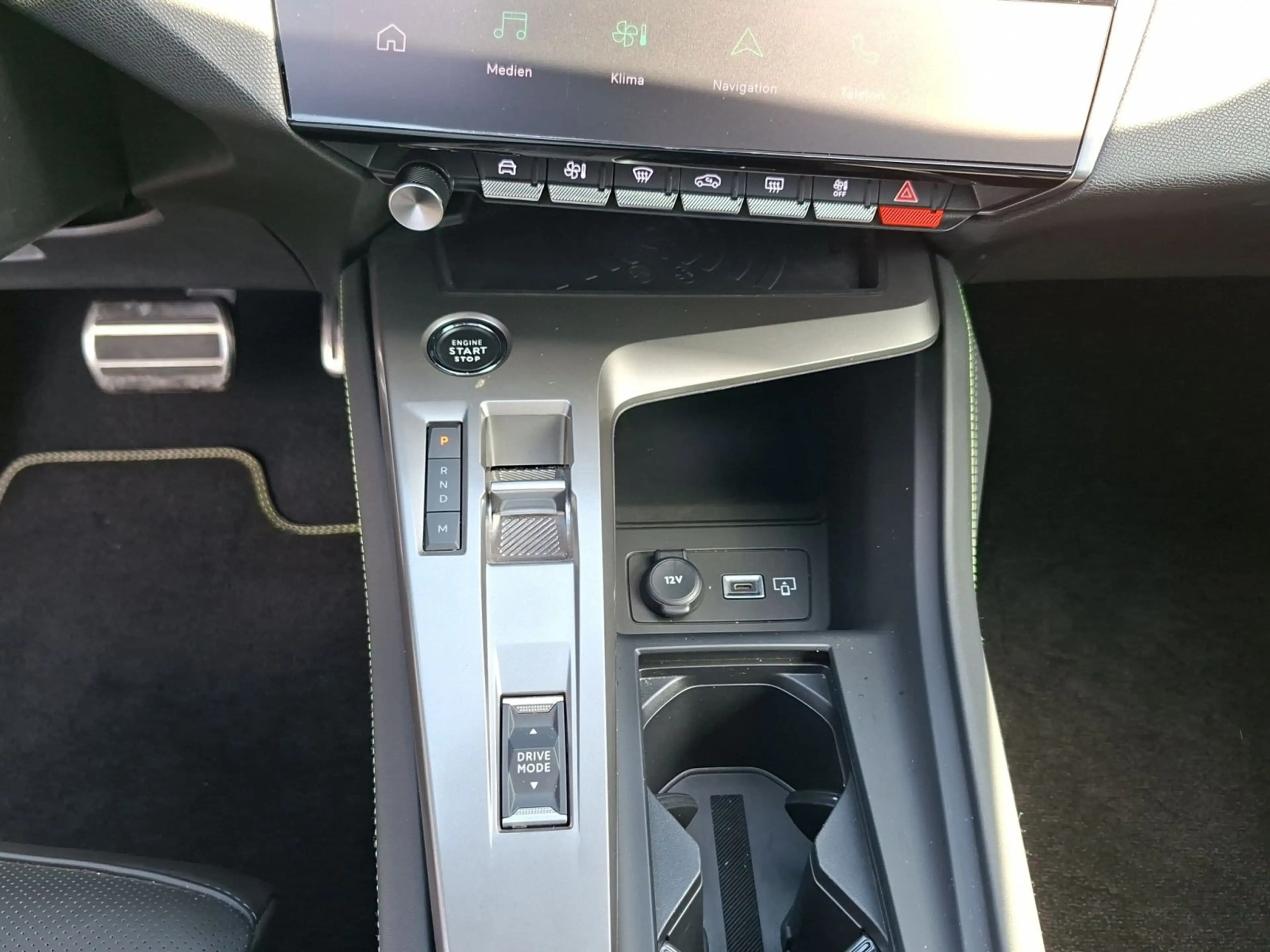 Peugeot 408 130 GT — photo 15