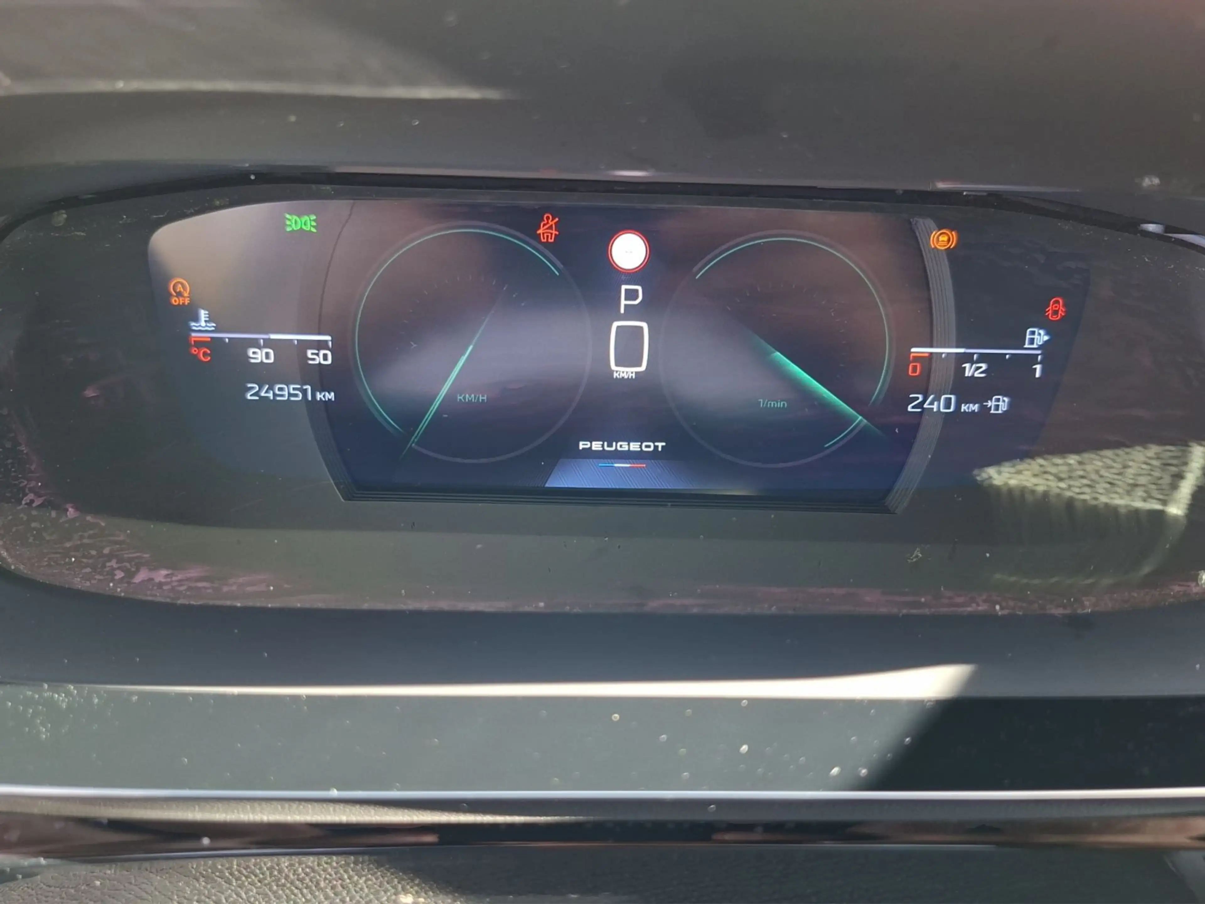 Peugeot 408 130 GT — photo 11