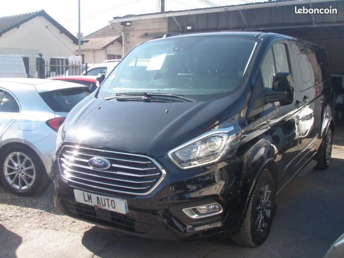Ford Tourneo Custom TOURNEO II 2.0 TDCI 130 TITANIUM 310 L1H1 AUTO 9PL Negro - 1