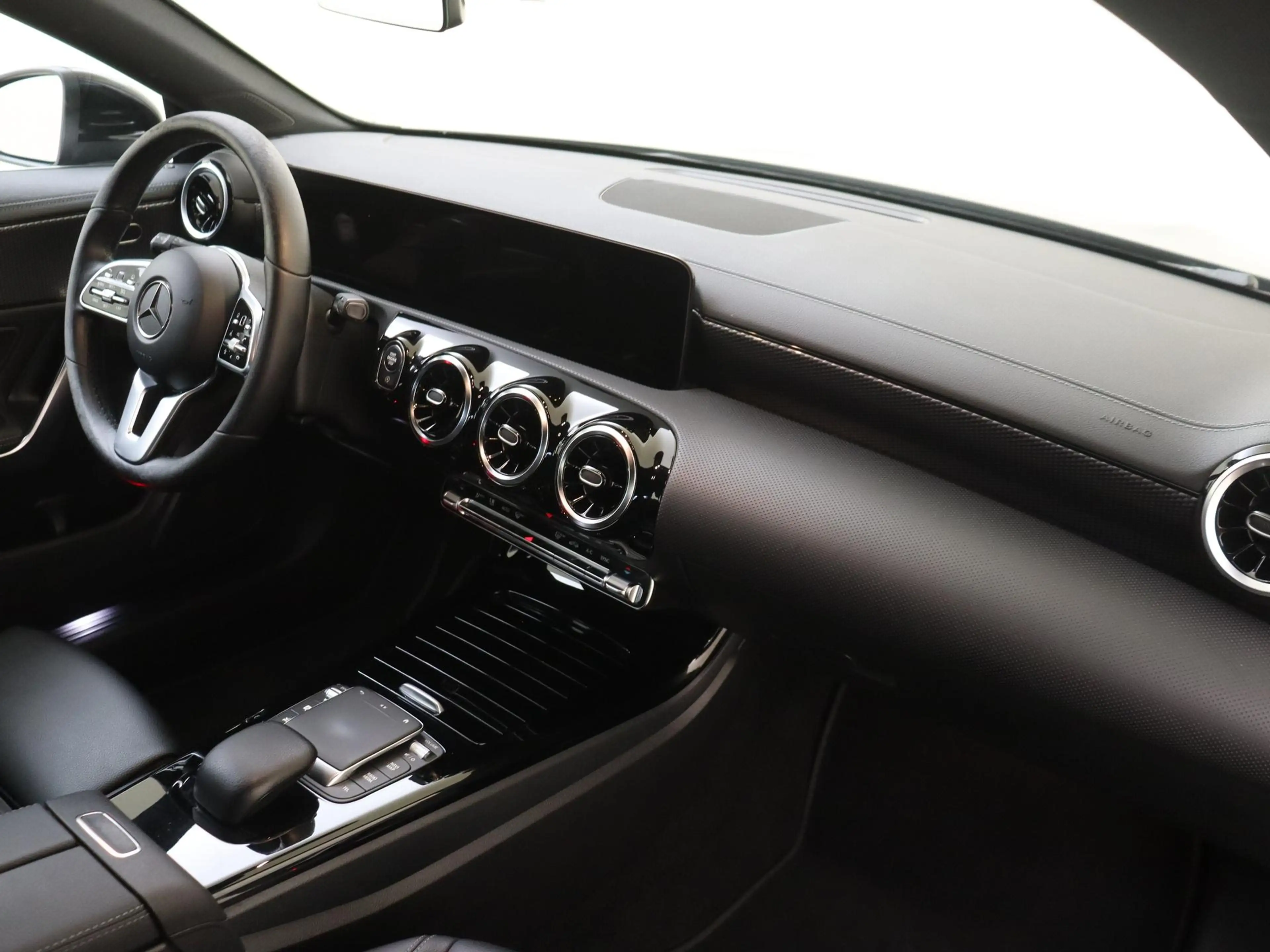 Mercedes-Benz CLA 180 Luxury Line | Wordt Verwacht | Stoelverwarming | A — photo 4