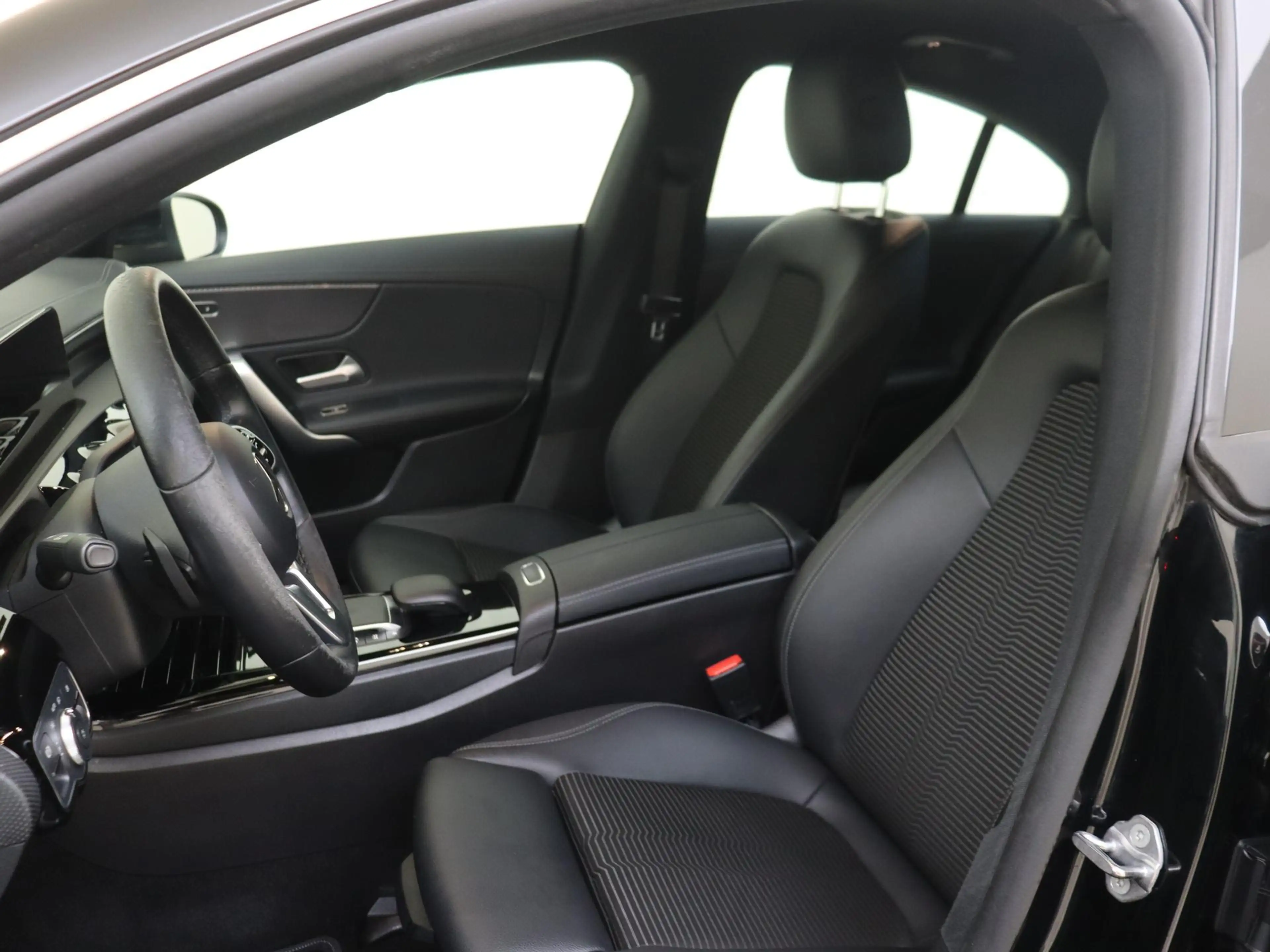 Mercedes-Benz CLA 180 Luxury Line | Wordt Verwacht | Stoelverwarming | A — photo 3