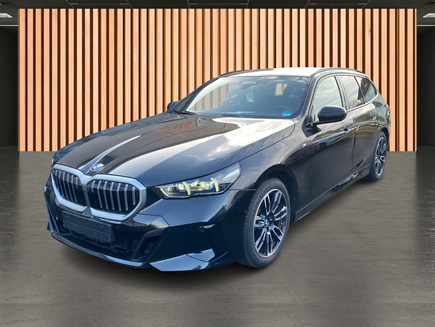 BMW 520 iA M Sport*Standheizung*AHK*UPE 79.000€ Noir - 1