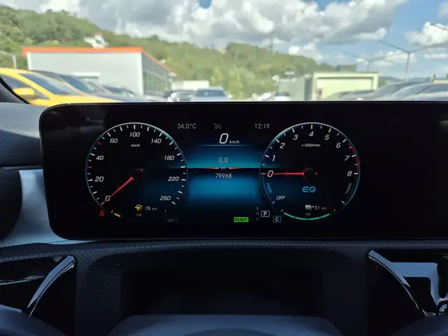 Mercedes-Benz 250 view 14