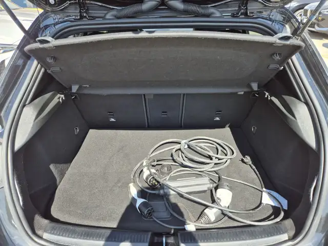 Mercedes-Benz 250 view 12
