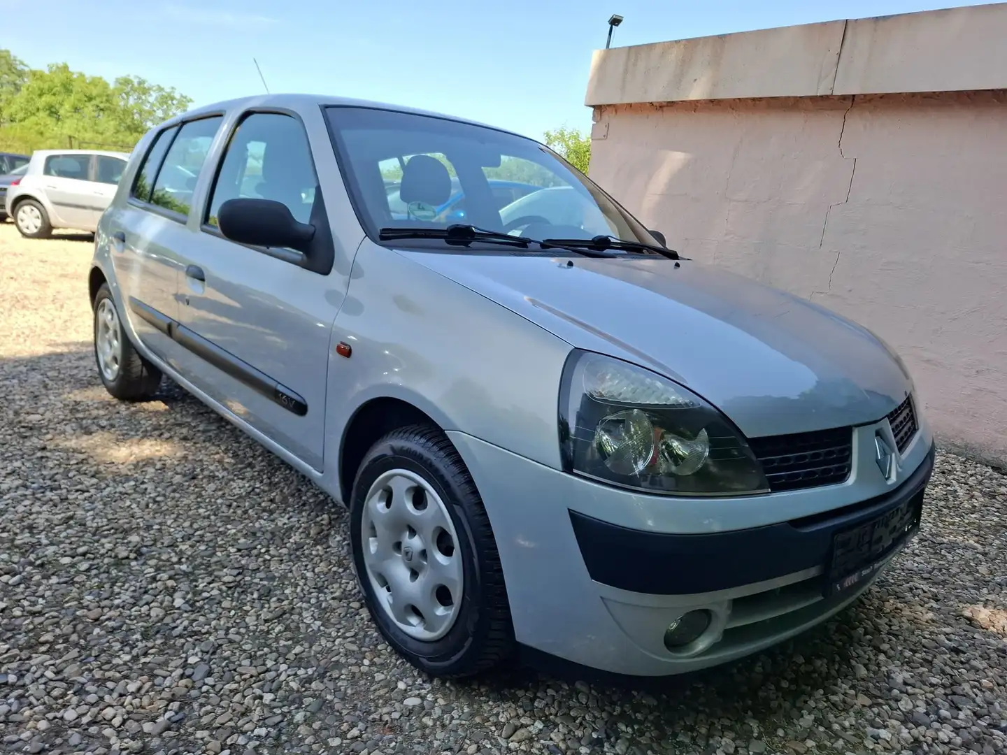 Renault Clio 1.2 16 V RT Silber - 1