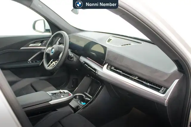 BMW X1 view 8