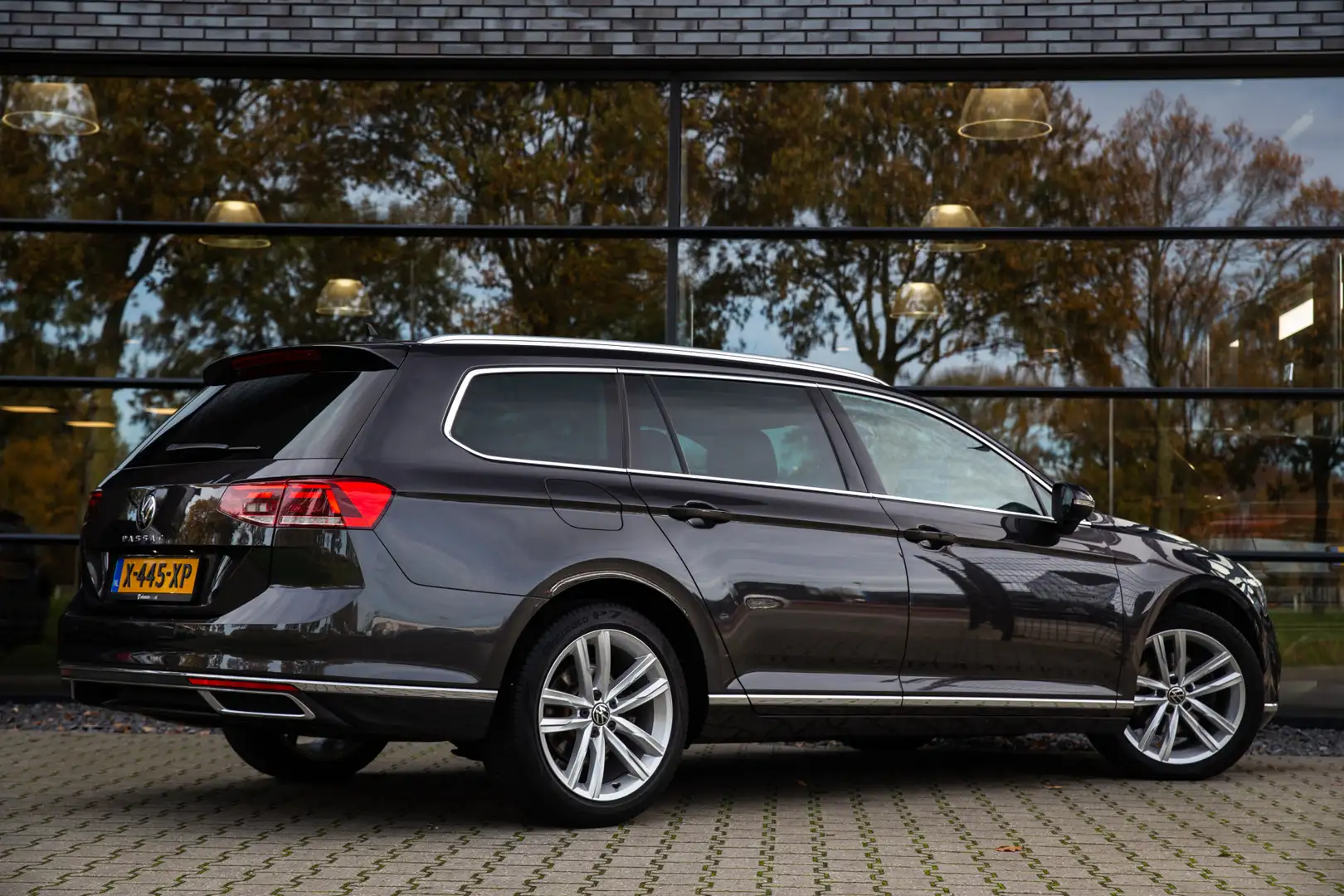 Volkswagen Passat Variant 1.5 TSI Elegance , Adap. cruise, Virtual cockpit, Grijs - 2