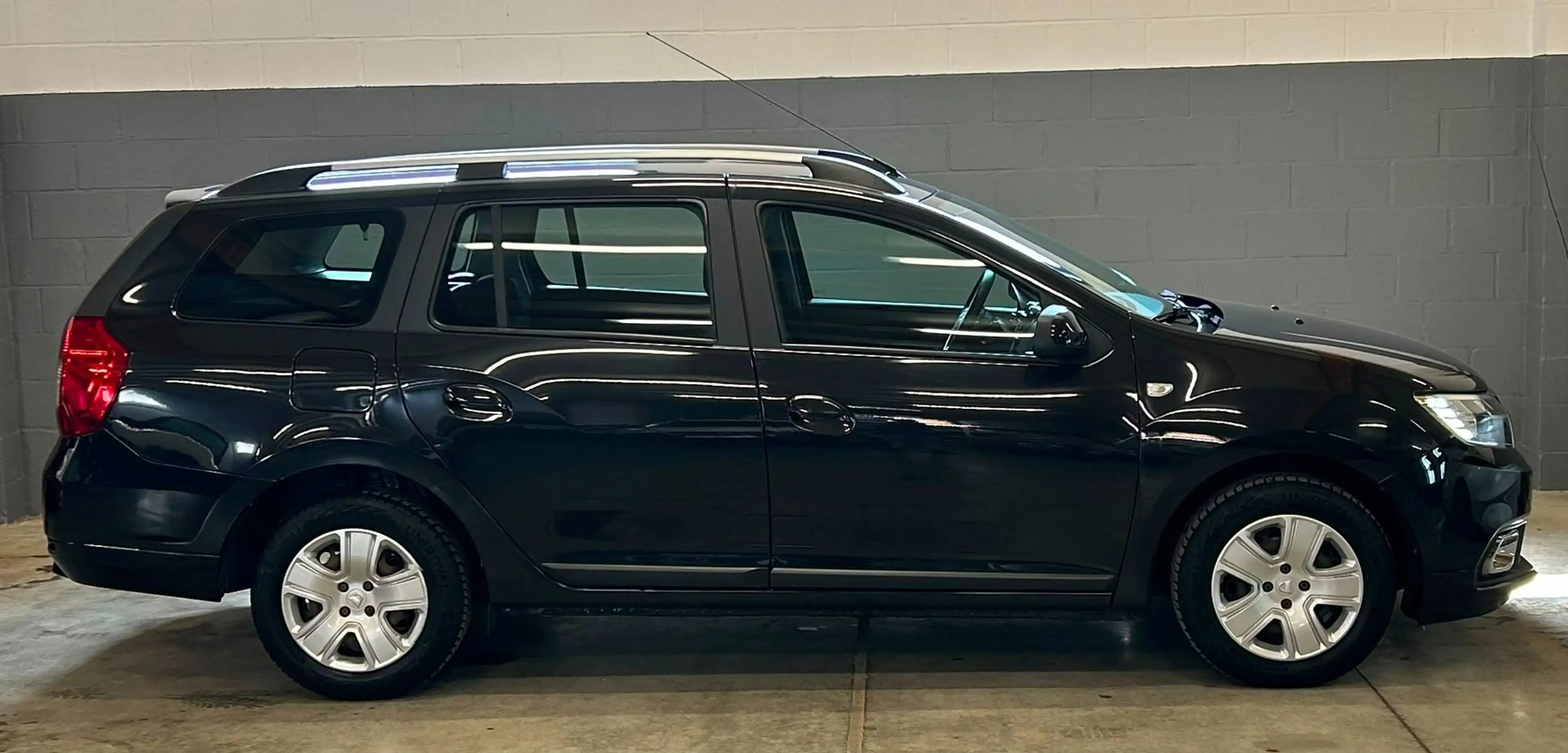 Dacia Logan MCV 1.0i SCe Euro6c Gps, Clim, Cruise, Capteurs..Parfait état! — photo 4