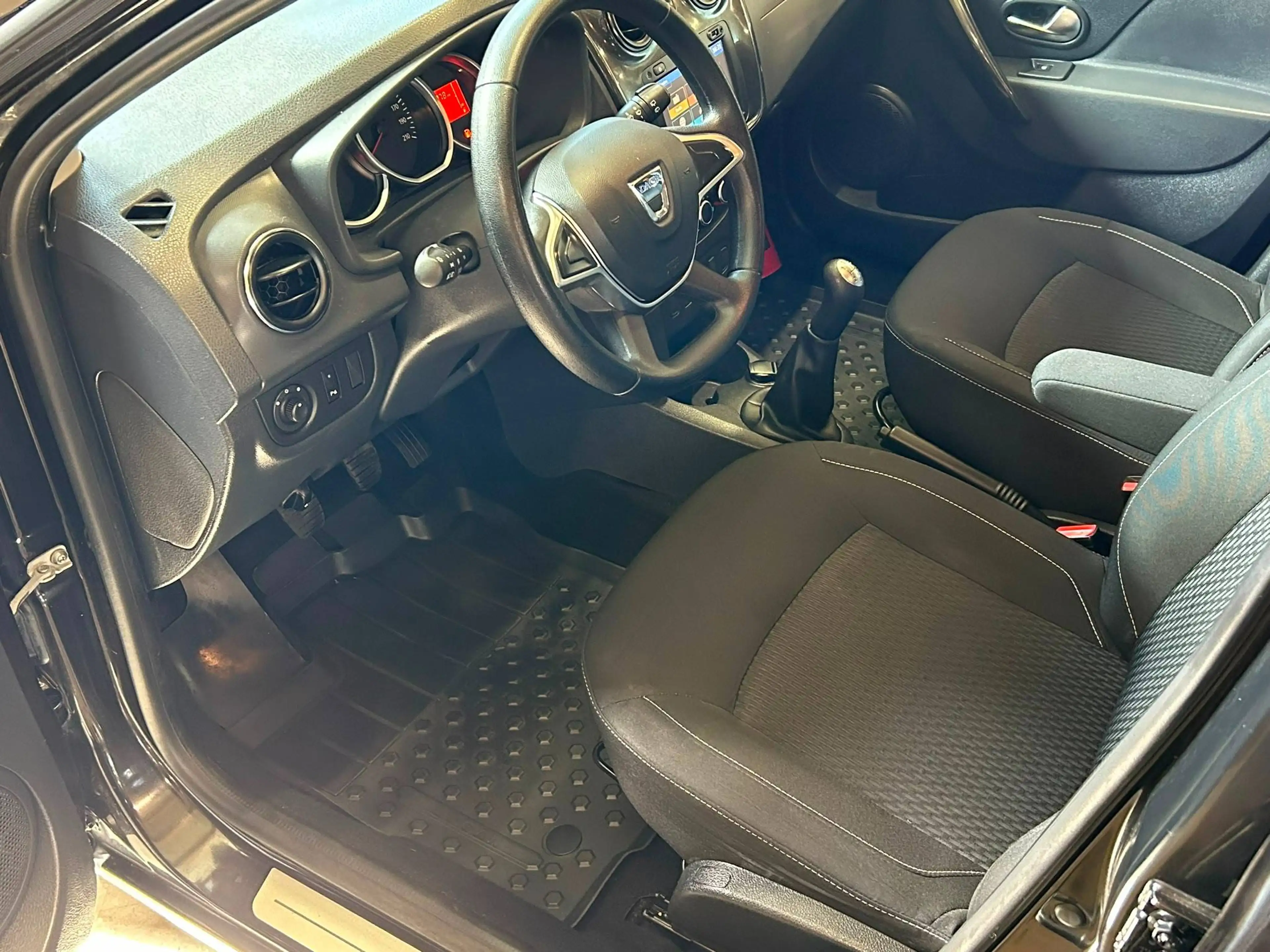 Dacia Logan MCV 1.0i SCe Euro6c Gps, Clim, Cruise, Capteurs..Parfait état! — photo 9