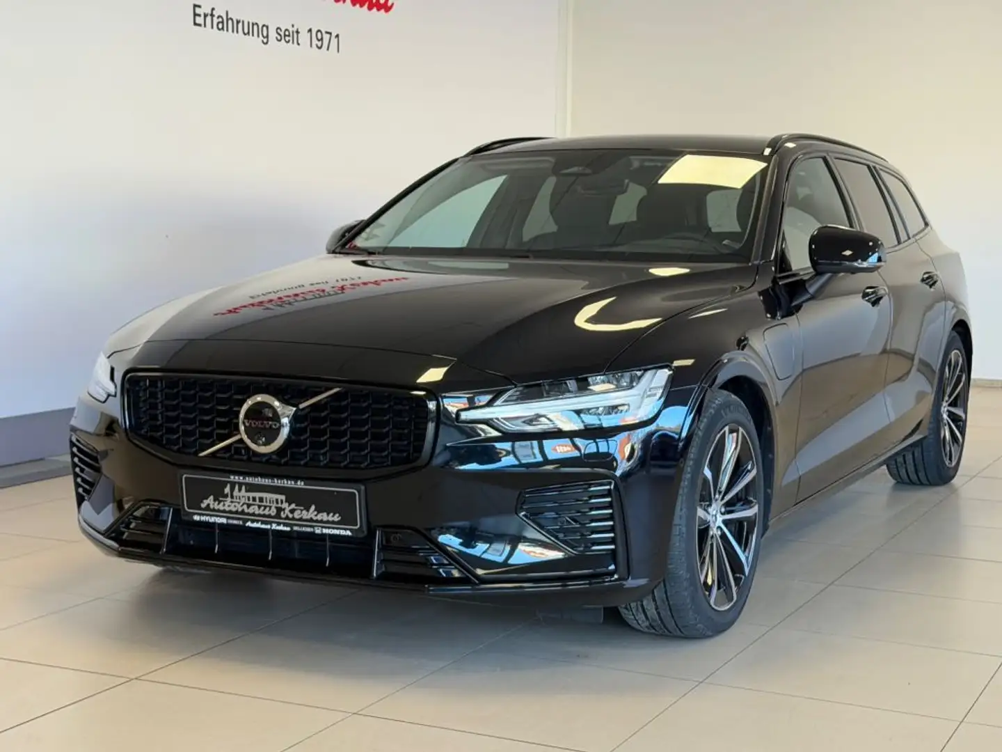 Volvo V60 T6 Plug-in Hybrid AWD Plus Dark +AHK+360°+WR Nero - 2