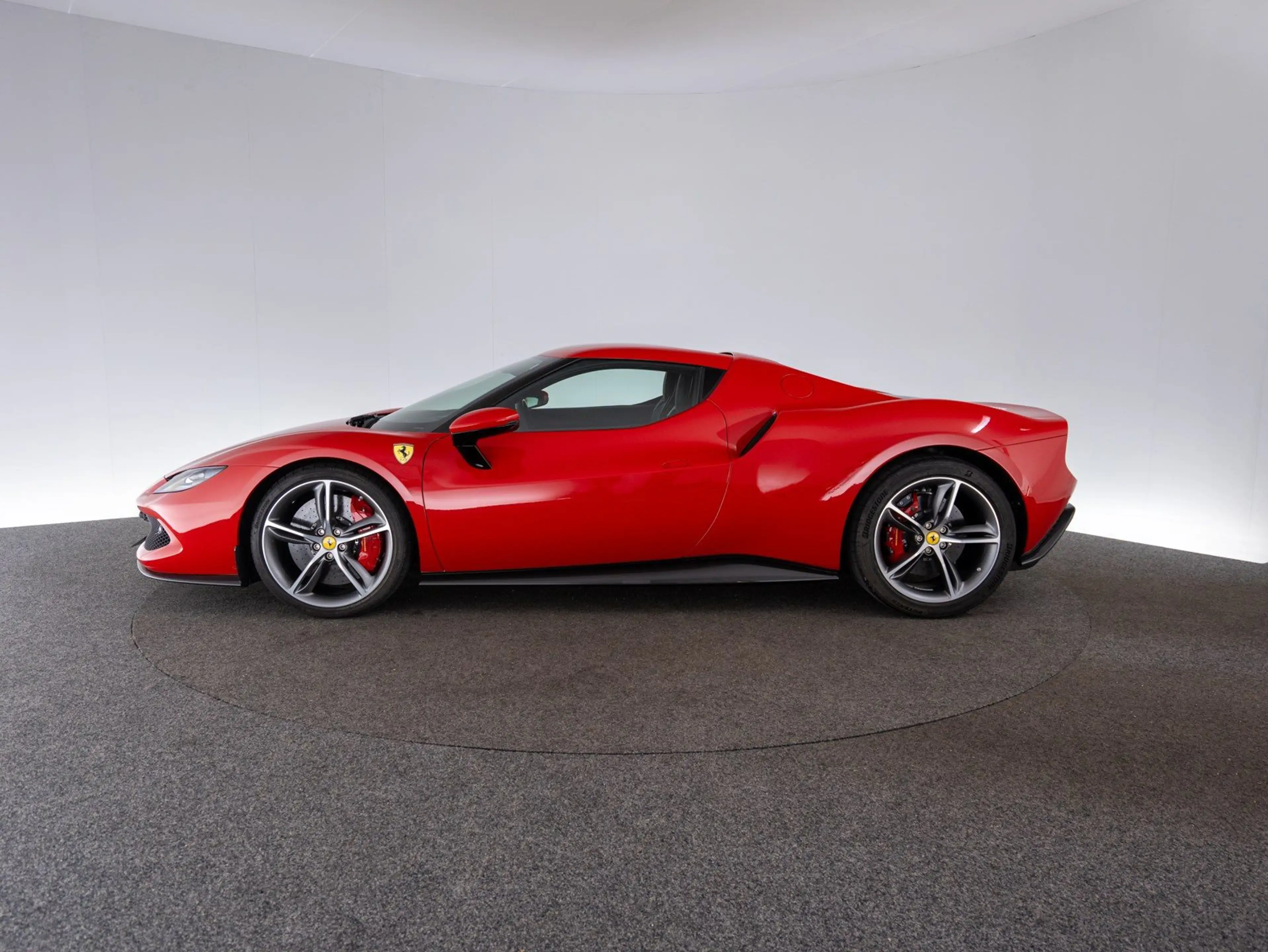 Ferrari 296 GTB — photo 8