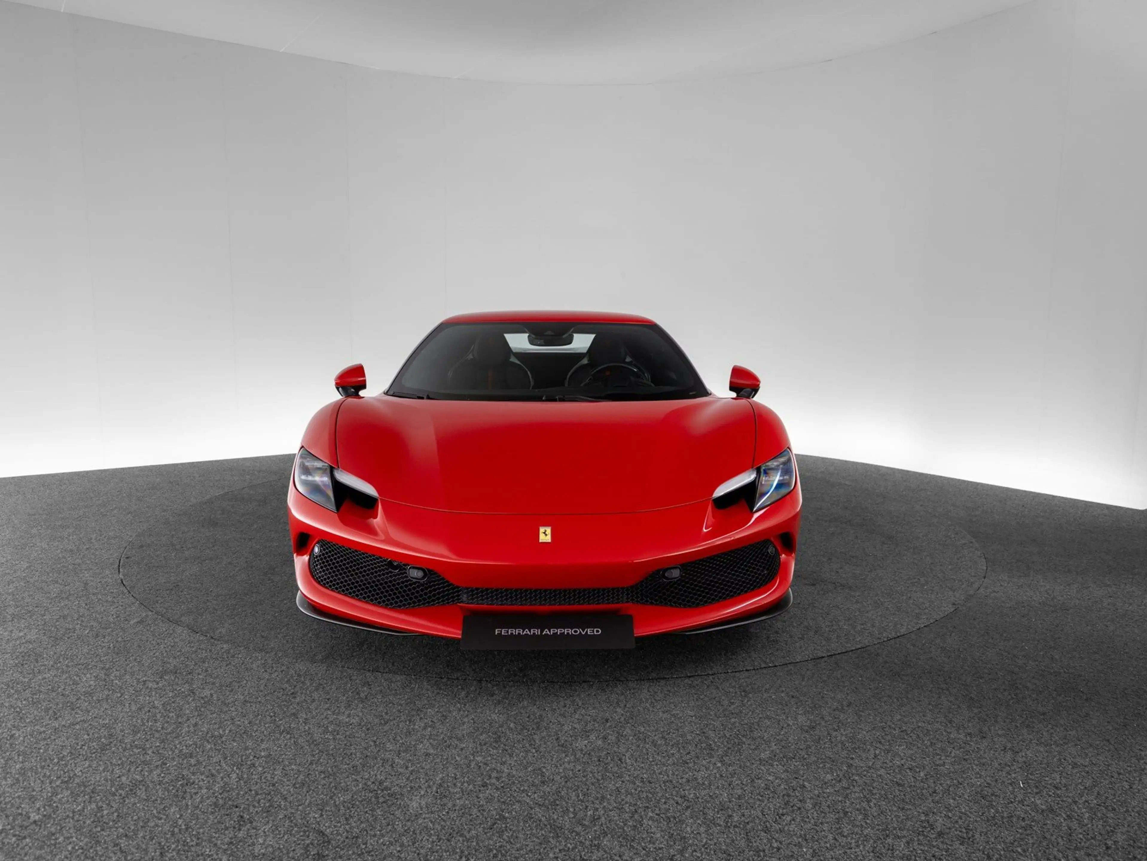 Ferrari 296 GTB — photo 2