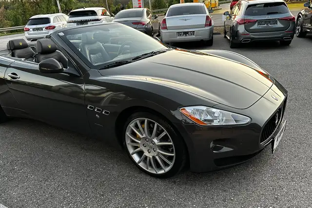 Maserati Grancabrio view 5