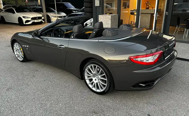 Maserati Grancabrio view 12