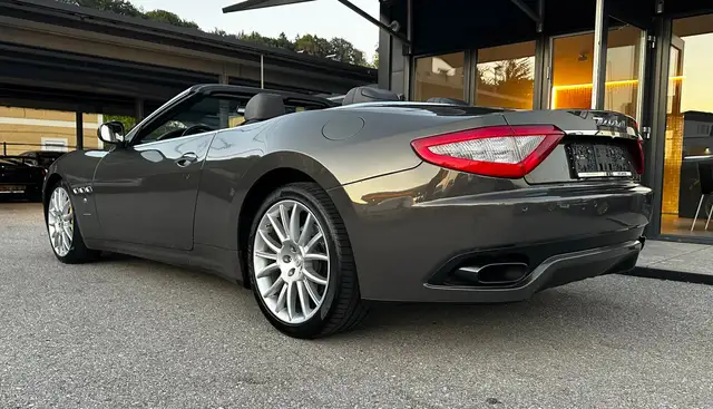 Maserati Grancabrio view 13