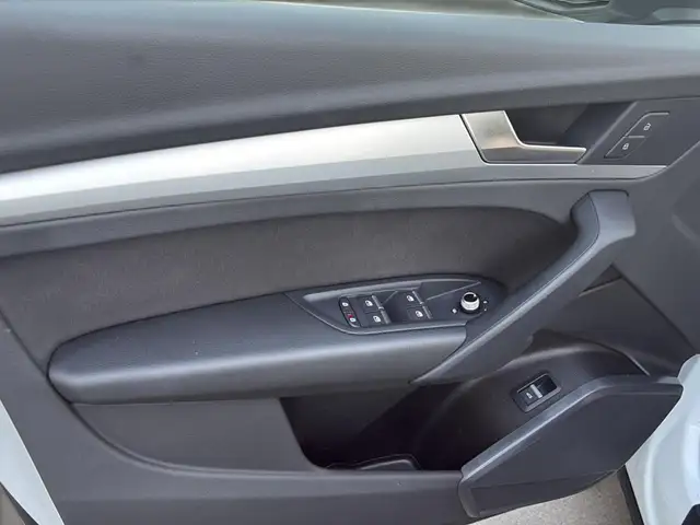 Audi Q5 view 25