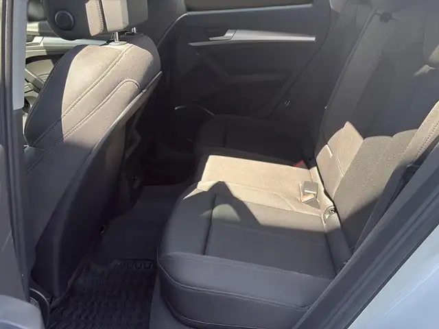 Audi Q5 view 26