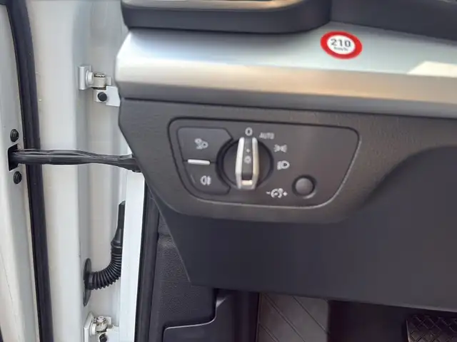Audi Q5 view 24
