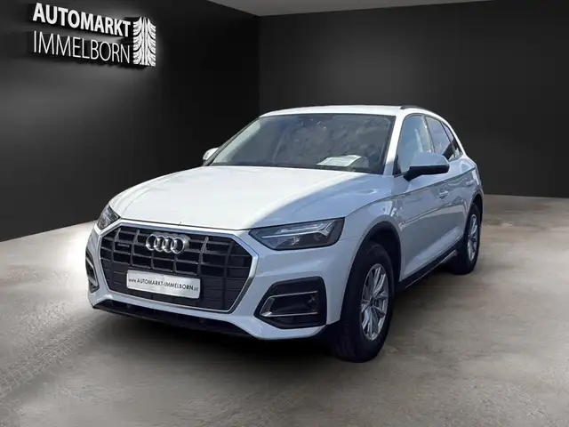 Audi Q5 view 3