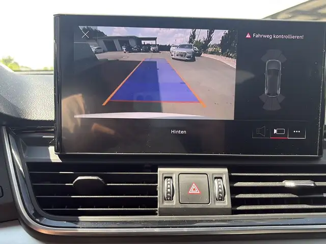 Audi Q5 view 17