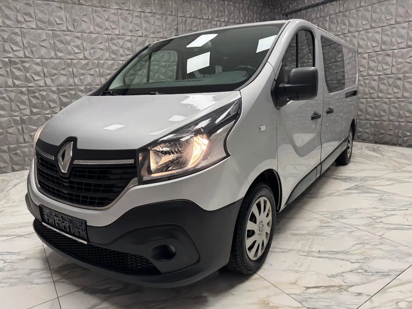 Renault Trafic DK L2H1 3,0t 2.0 dCi Weiß - 1