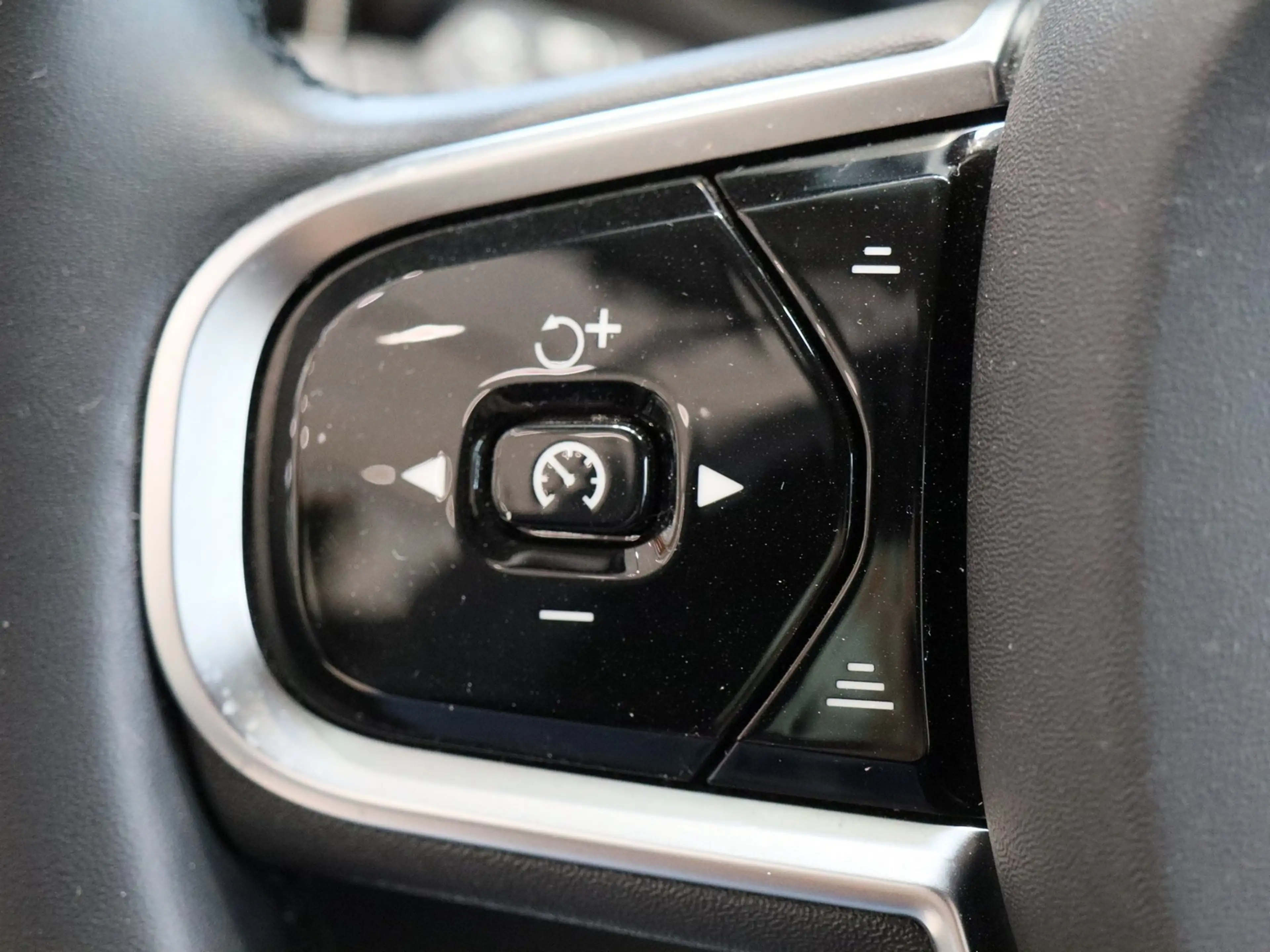 Volvo V60 Cross Country B4 (D) Plus AWD NP:67.550,-//AHK/Voll-LED/Pilot... — photo 15