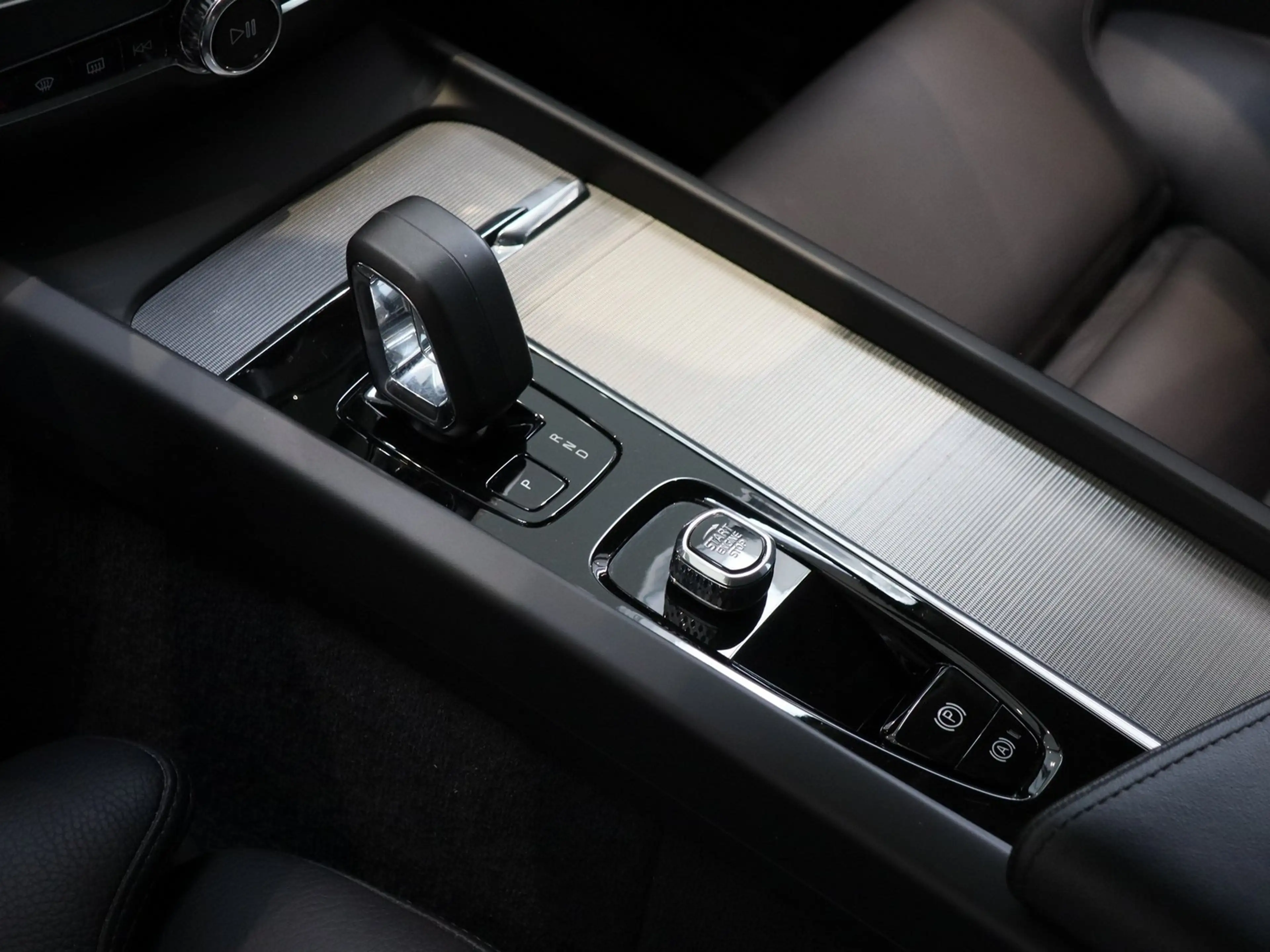 Volvo V60 Cross Country B4 (D) Plus AWD NP:67.550,-//AHK/Voll-LED/Pilot... — photo 10