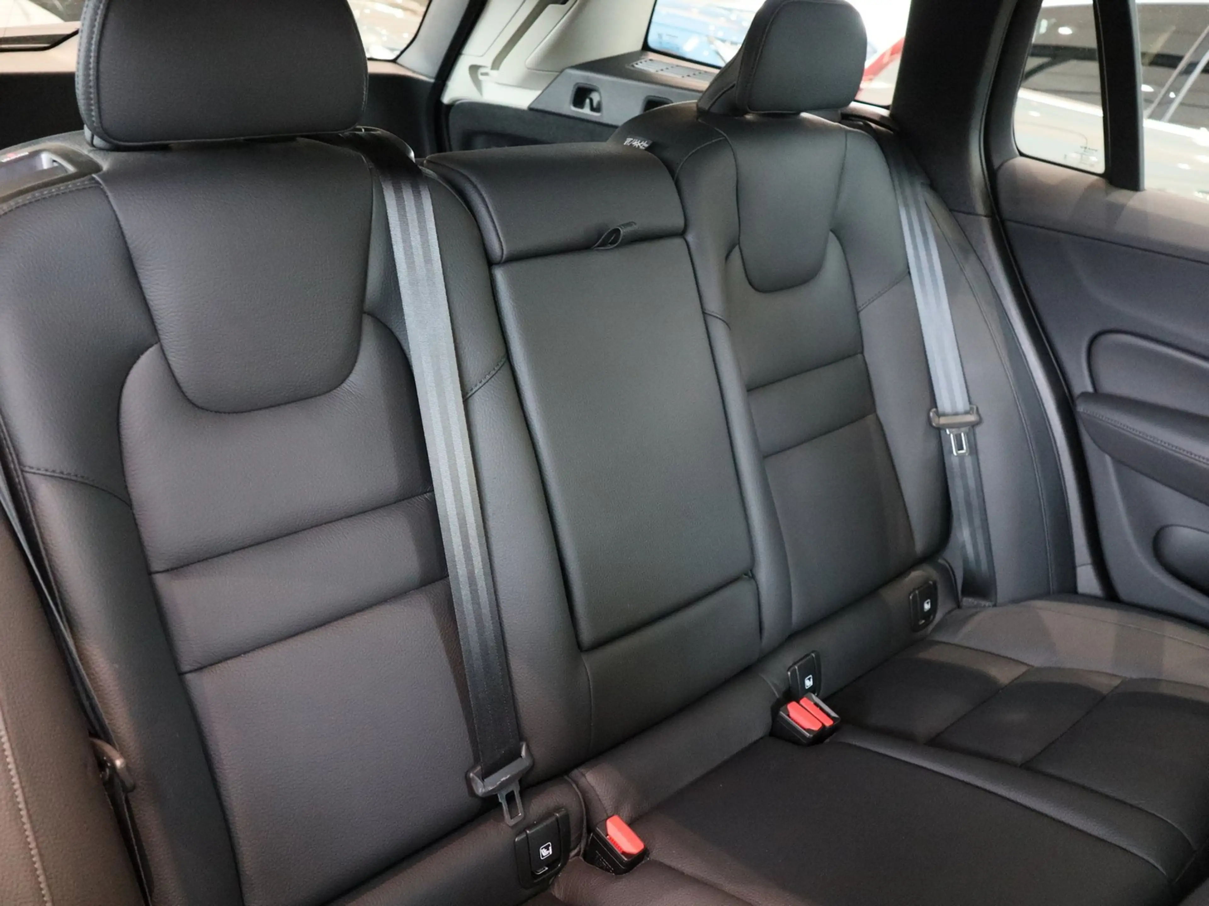 Volvo V60 Cross Country B4 (D) Plus AWD NP:67.550,-//AHK/Voll-LED/Pilot... — photo 4