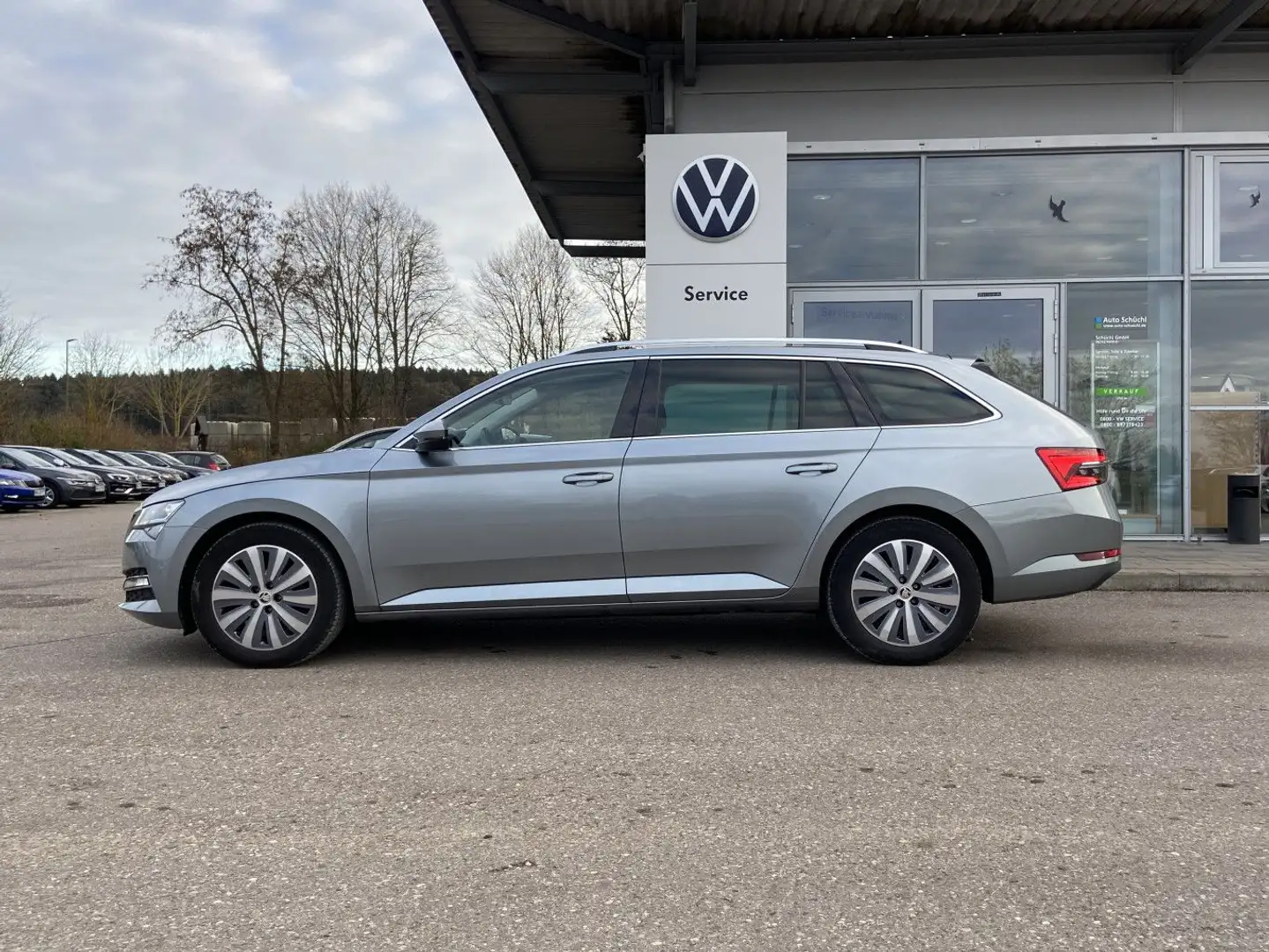 Skoda Superb Combi 2.0 TDI DSG Style NAVI+AHK+MATRIX-L Grau - 2