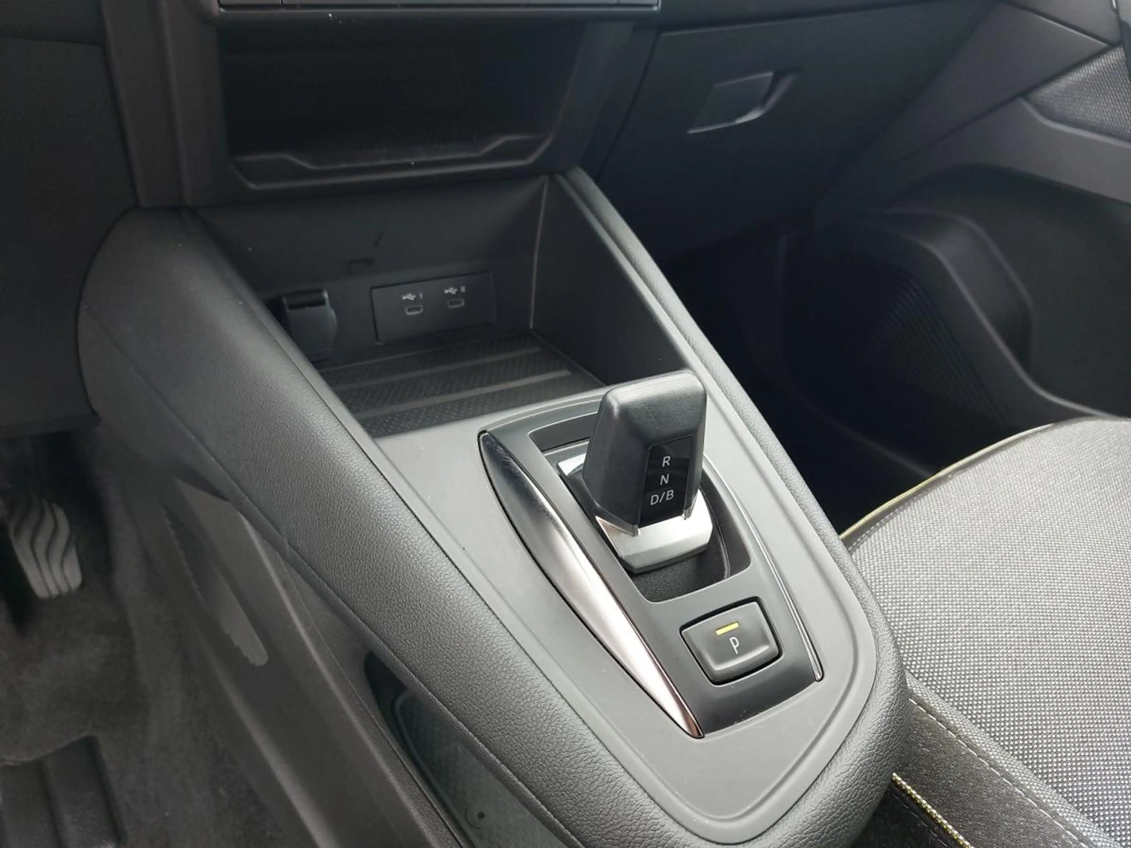 Renault Symbioz Techno Full Hybrid E-Tech 160 (MY25) — photo 9