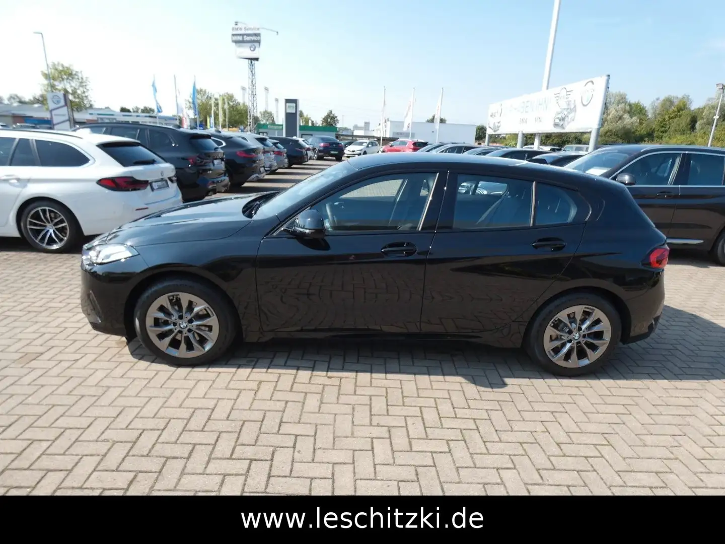 BMW 120 i 5-Türer Automatik/Navi/LED Noir - 2