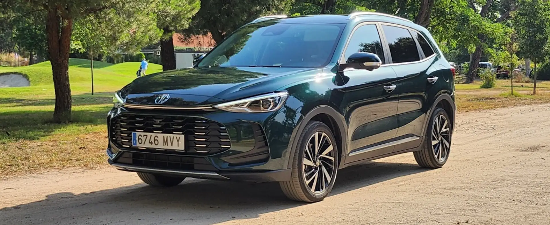 MG ZS 1.5 Hybrid+ Luxury Vert - 1