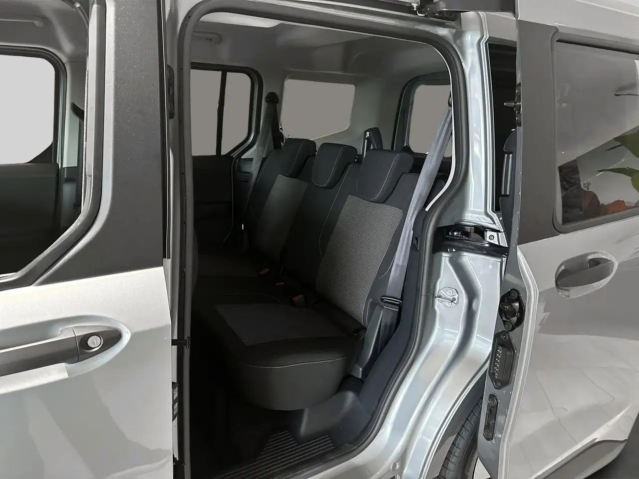 Ford Tourneo Courier 2026 — фото 14